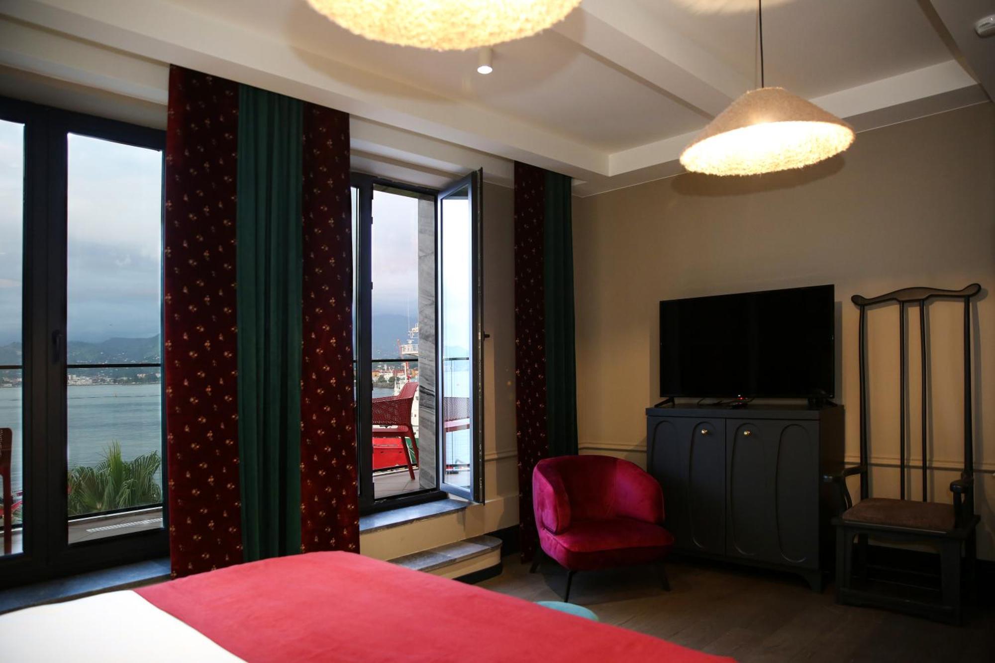 Hotel Retro Batumi Luaran gambar