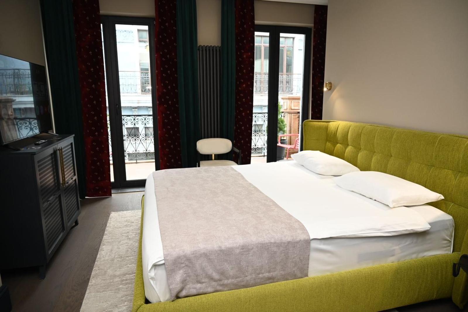 Hotel Retro Batumi Luaran gambar