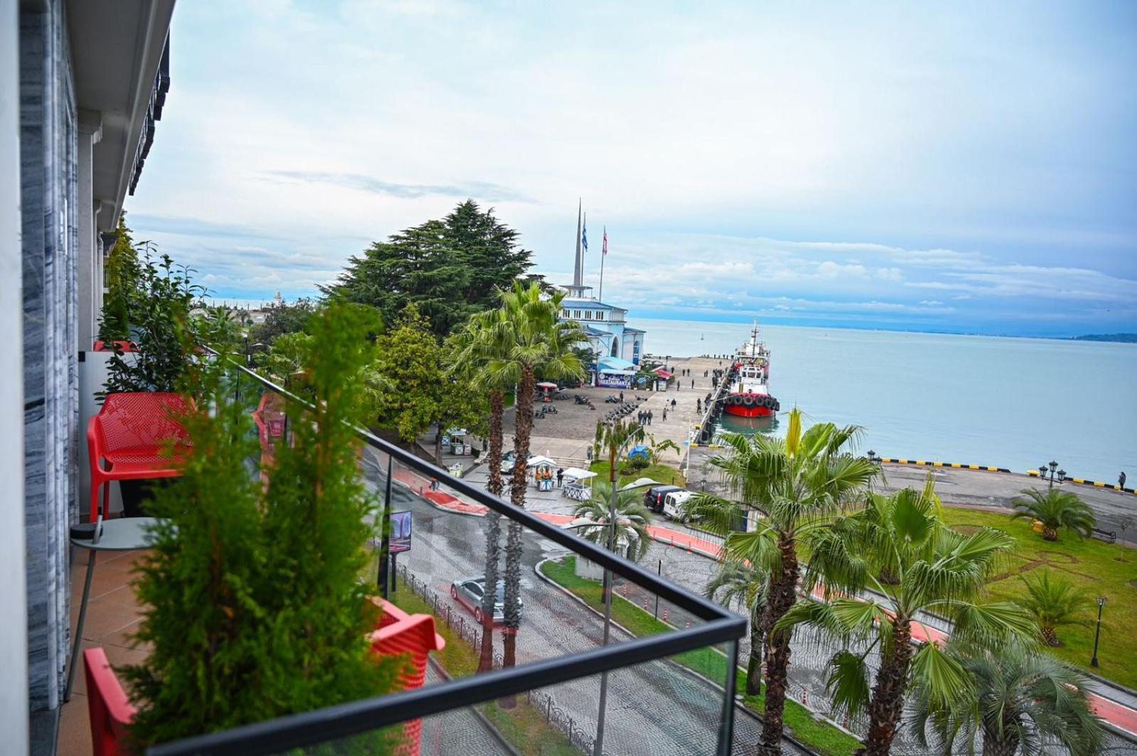 Hotel Retro Batumi Luaran gambar